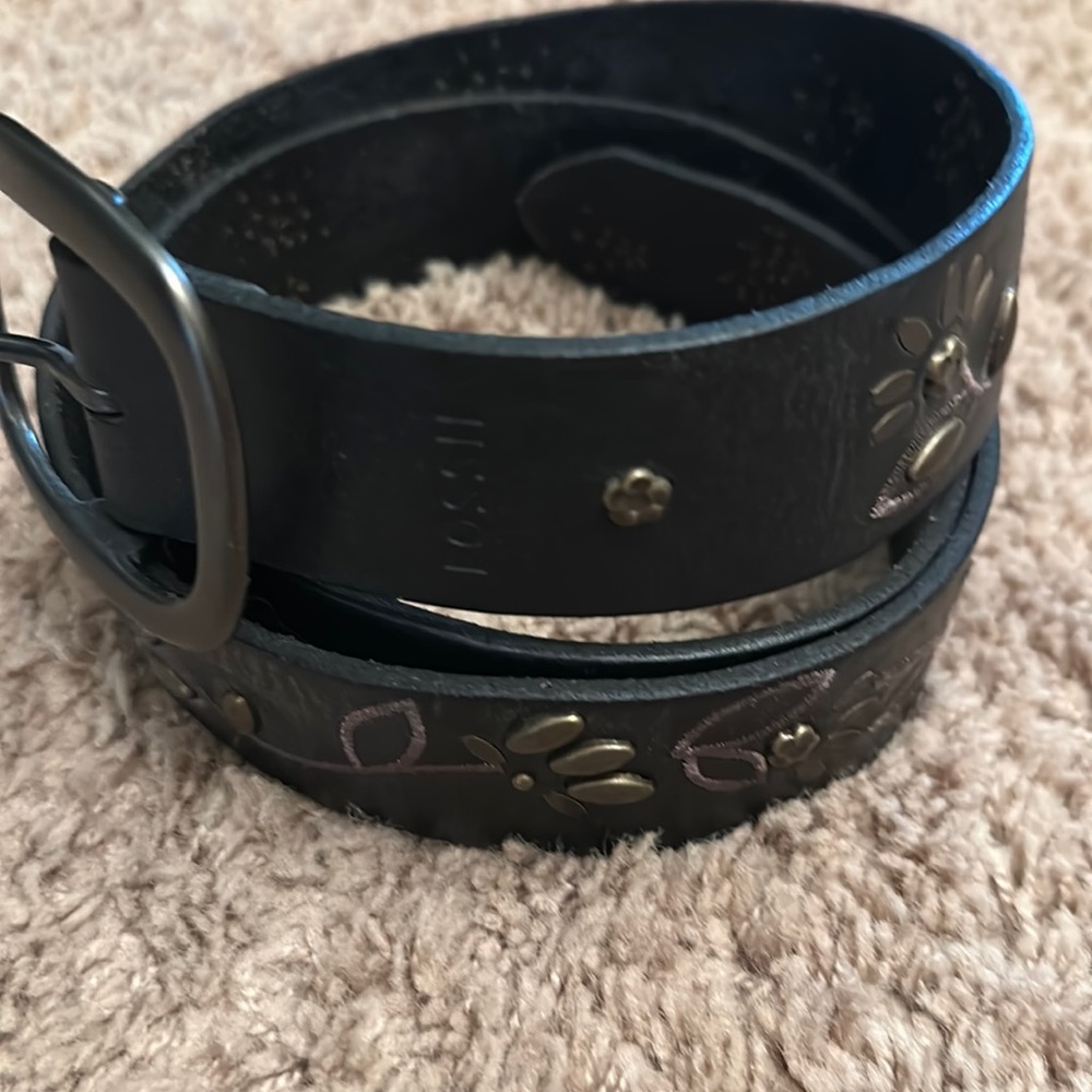 100% leather Fossil black belt size large